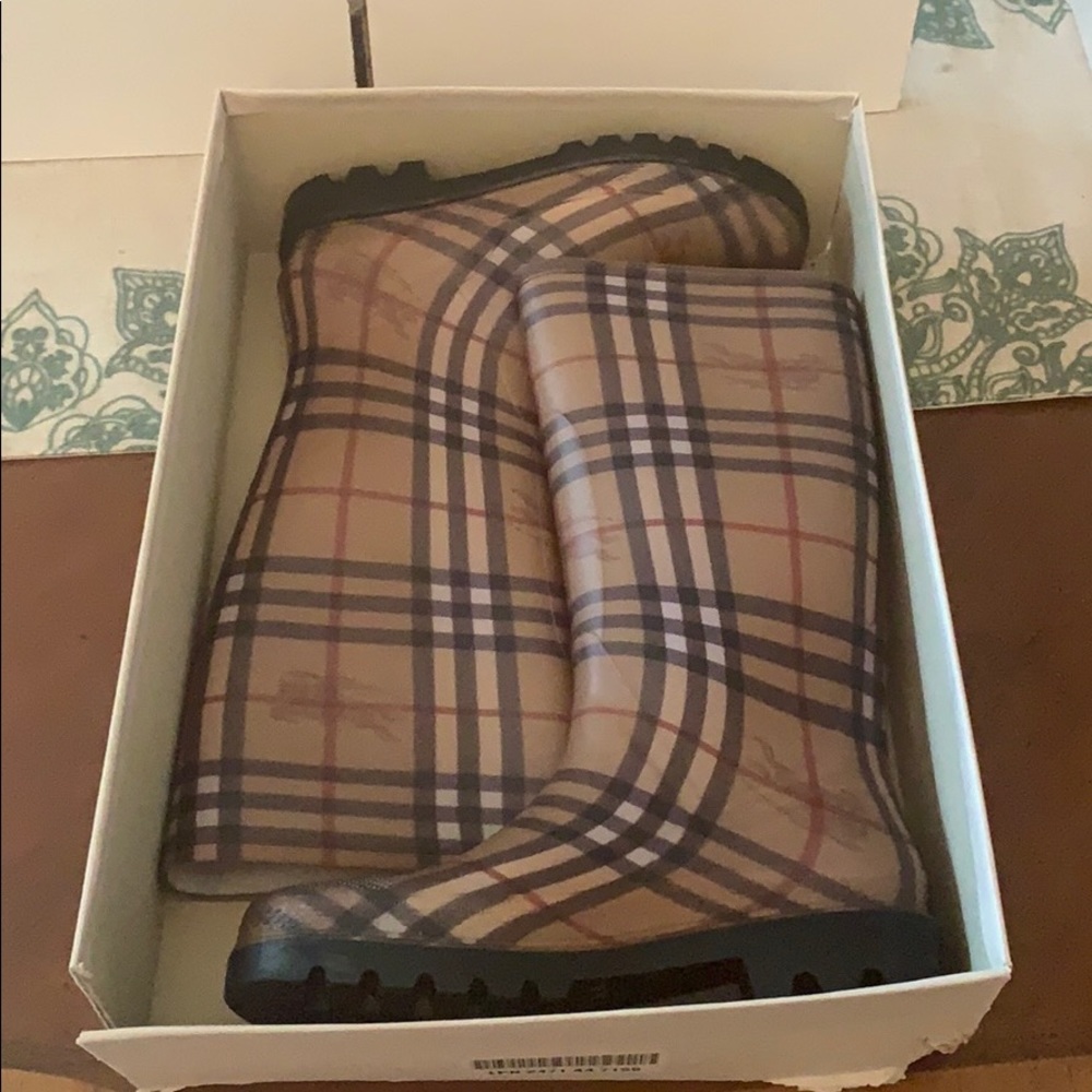Burberry Rain Boots US 10
